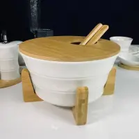 140-167 Набор салатник 25см. с 2 ложками и крышкой на подставке BAMBOO в под.уп.(х8)Фарфор